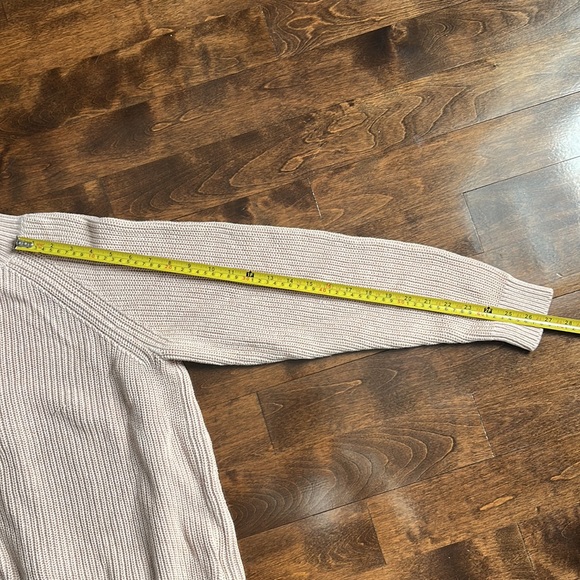 H&M sweater - Picture 4 of 6